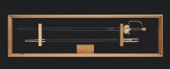 Doktordegen (Tohto­rin­miek­ka) mit Lederscheide und Helsinki Universitätswappen 32" / 810 mm