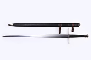 "Dragon’s Oath” – Functional medieval longsword for stage combat, with scabbard, sharp-edged blade