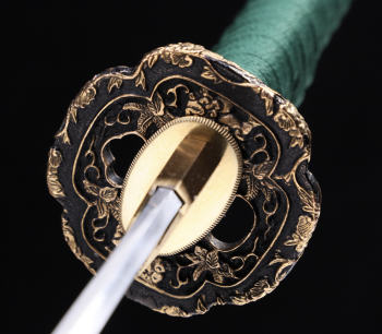 Lotus Katana con hoja de acero de damasco plegada endurecida diferencialmente