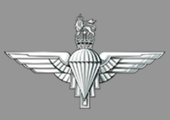 British Infantry Officer's Sword (1897 Pattern) with CIIIR Cypher, carbonsteel blade (no plating) / Parachute Regiment Cap Badge