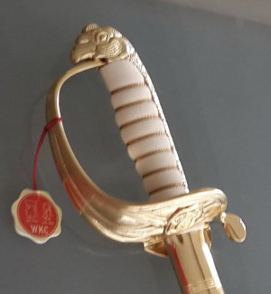 Épée d'officier de la marine équatorienne avec fourreau