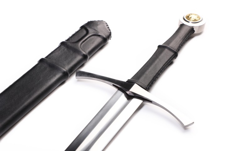 Kronenstahl – Medieval-Inspired Sword with sharpened Spring Steel Blade and Scabbard