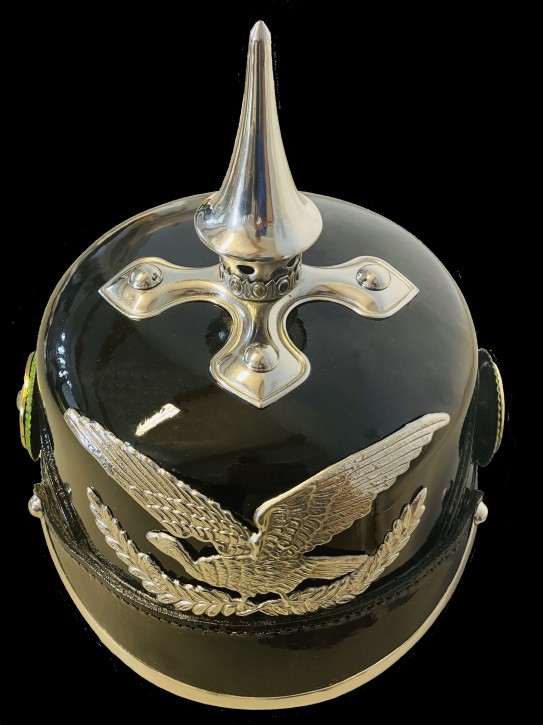 Pickelhaube aus schwarzem Leder